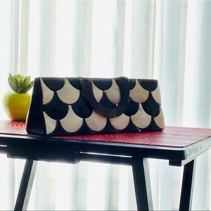 Ocean seashell clutch